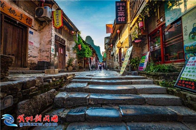 2024春节山东乡村文化旅游节丨主播带你逛灯展——小城灯火入梦来
